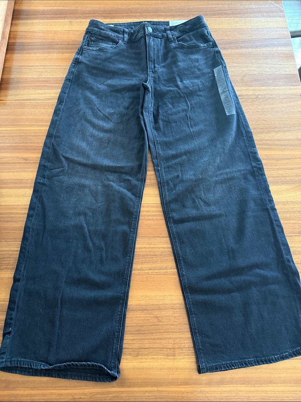 NWT AE Dreamy Drape Stretch Low-Rise Baggy Wide-Leg Jean-6 regular